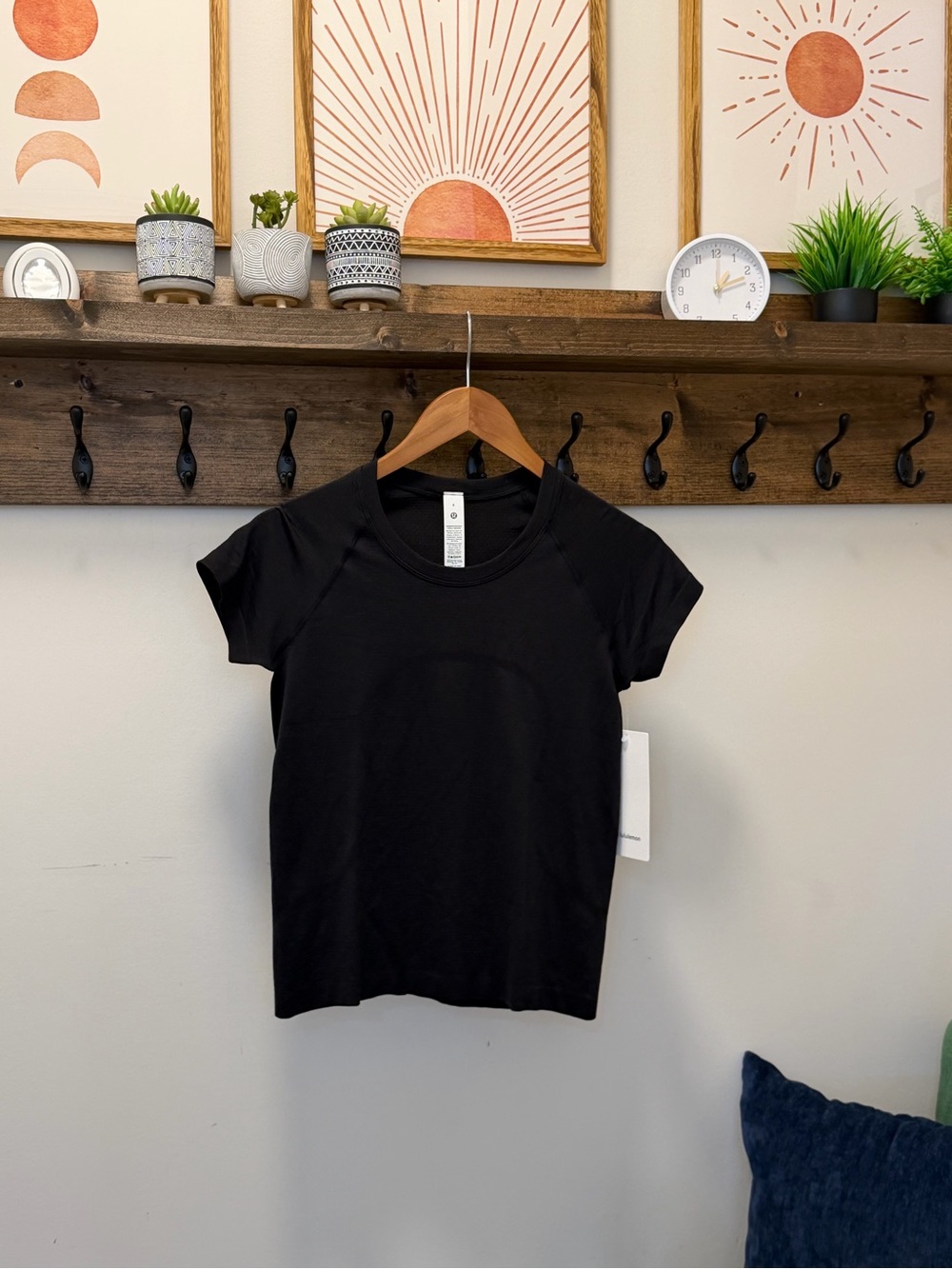 NWT lululemon Swiftly Tech Short Sleeve 2.0 *Race Length, Size 6, Color Black